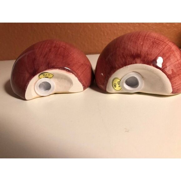 🛒 $8 Apple Salt and Pepper shaker 3" tall #90 - Picture 3 of 6
